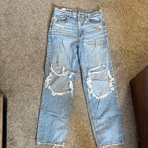 American Eagle Outfitters Light Blue Distressed Boyfriend Jeans